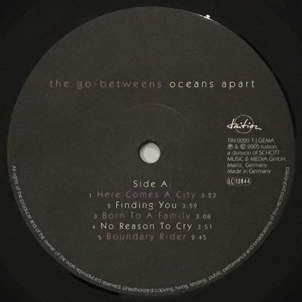 The Go-Betweens : Oceans Apart (LP, Album)